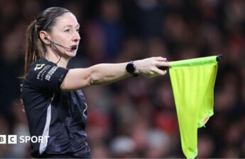 Sian Massey-Ellis pensiun untuk dukung wasit wanita